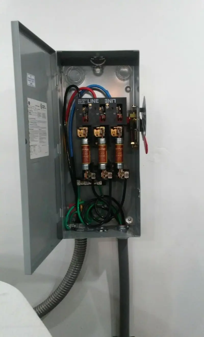 Three-phase disconnect switch installed for Electrical Wiring & Rewiring in Lynwood